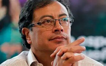 Presidente da Colômbia apoia STF e chama bolsonarismo de crime contra a humanidade