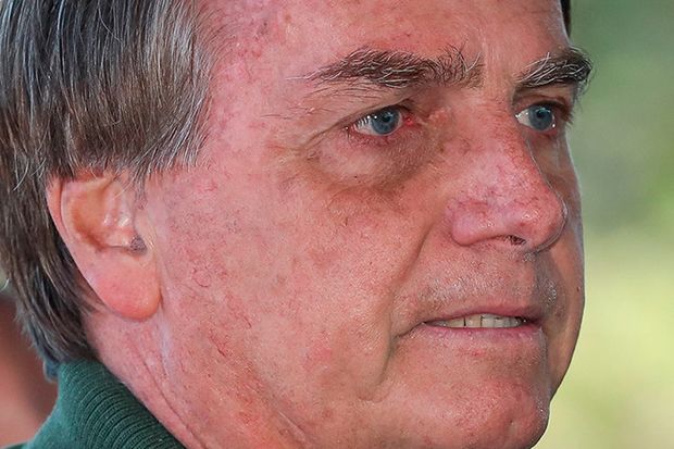 “Querem me destruir por completo”, diz Bolsonaro, alvo de ações no STF