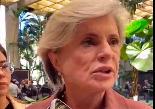 Senadora bolsonarista culpa Eduardo por tornozeleira do inelegível: “Moleque”