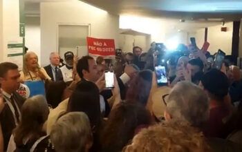 Sindicalistas pressionam Motta em protesto contra reforma administrativa