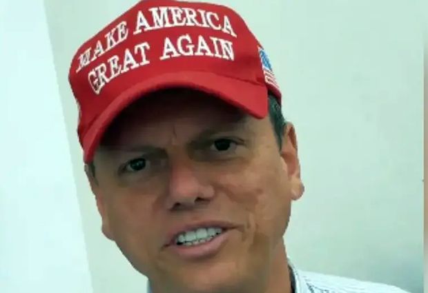 Tarcísio pediu ao STF autorização de viagem de Bolsonaro aos EUA para negociar