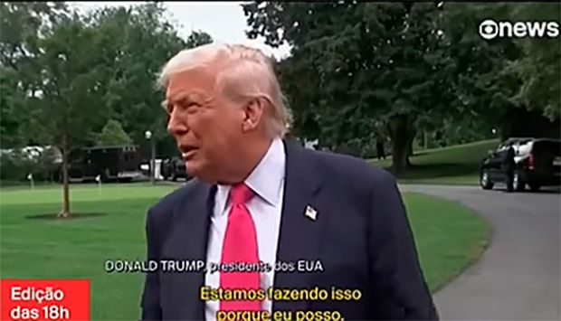 Trump debocha do tarifaço imposto ao Brasil:  ‘Taxei porque eu posso’