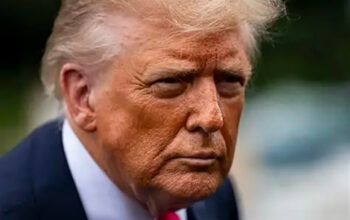 Trump envia carta a Jair Bolsonaro e diz que julgamento do ex-presidente "precisa parar imediatamente"