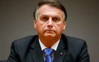 Advogado de Bolsonaro responde a Moraes e nega descumprimento de medidas