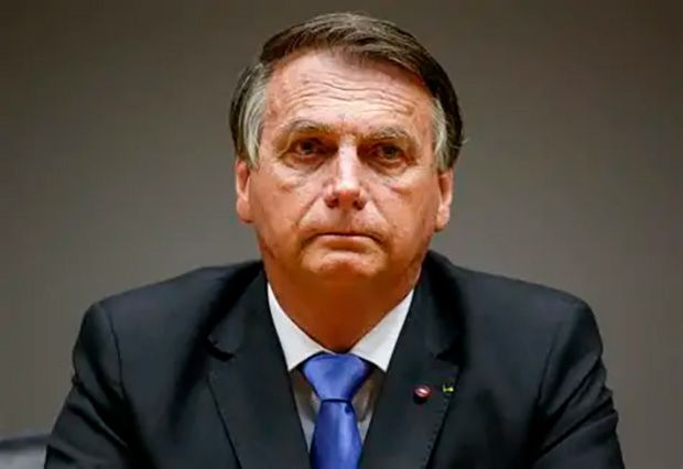 Advogado de Bolsonaro responde a Moraes e nega descumprimento de medidas