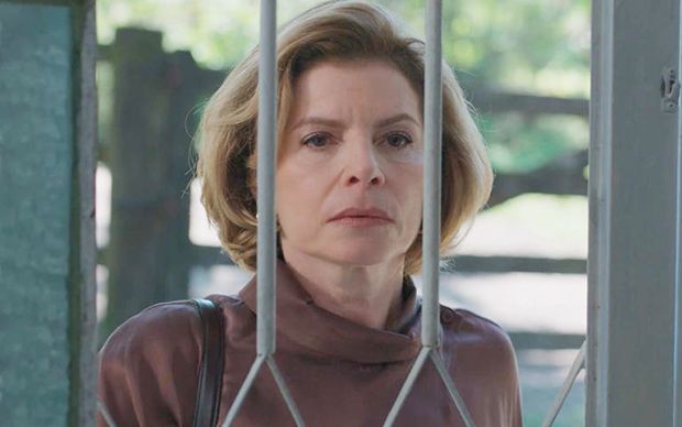 Após vingança, Odete é levada para delegacia pela Polícia Federal em Vale Tudo