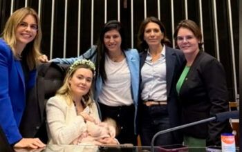 Bolsonarista Júlia Zanatta ocupa cadeira de Motta com bebê de 4 meses