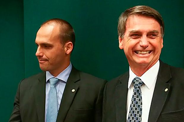 Eduardo xinga Bolsonaro em mensagem: “VTNC seu ingrato do caralho!”
