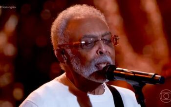 Gil leva Domingão às lágrimas: 'Estou aqui hoje cantando para Preta'