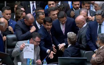 Hugo avalia punir deputados que tumultuaram a Câmara