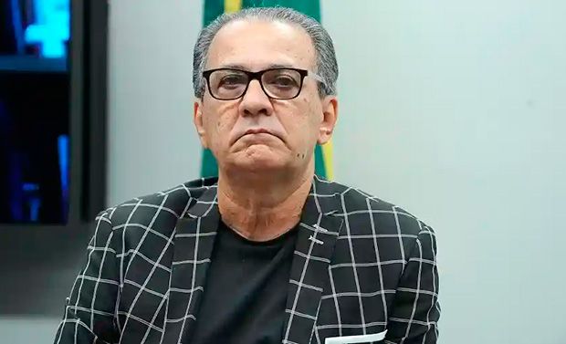 Malafaia tem celular e passaporte apreendidos e não pode deixar o país