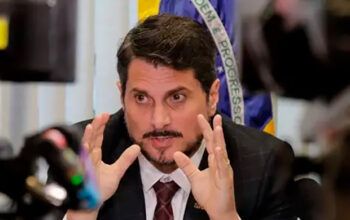 Senador Marcos do Val resistiu a colocar tornozeleira eletrônica