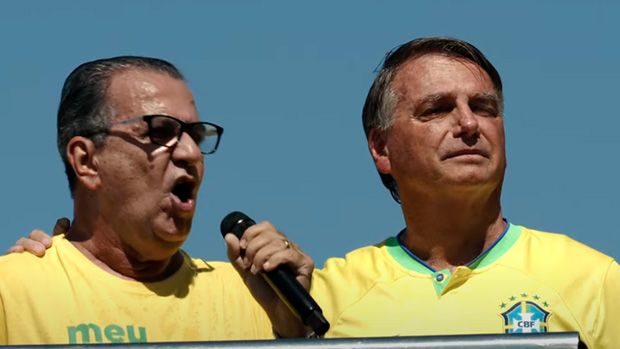 Mensagens recuperadas pela PF revelam planos de Eduardo e Malafaia para 'salvar' Bolsonaro