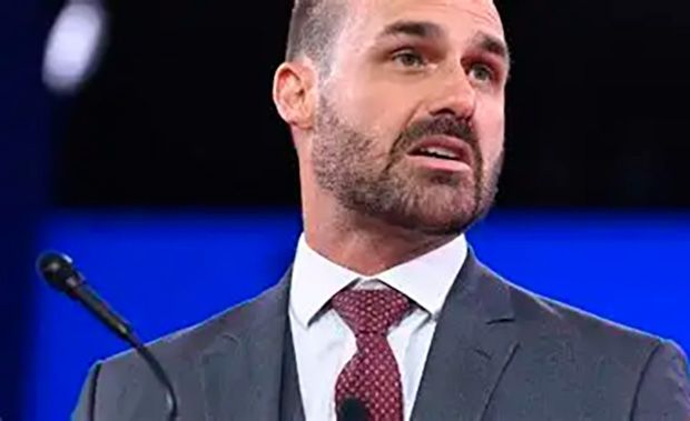 Motta envia ao Conselho de Ética pedidos de cassação de Eduardo