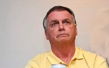 Pesquisa Quaest aponta que 55% dos brasileiros considera justa a prisão domiciliar de Bolsonaro