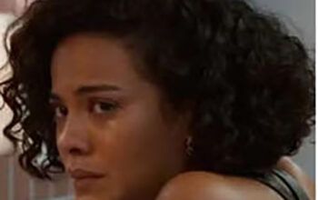 "Vale Tudo": após flagra, Fátima é humilhada por Celina e apanha de Odete