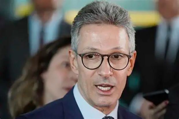 Zema é processado por filho de Renato Russo após usar música da Legião Urbana