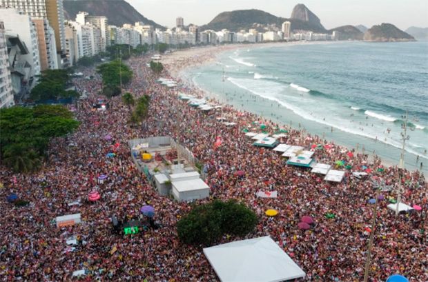 Ato contra PEC da Blindagem reuniu 41,8 mil em Copacabana, diz USP