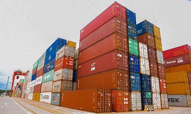 Balança comercial tem saldo positivo de US$ 6,1 bi após um mês de tarifaço