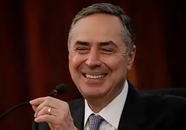 Barroso cogita aposentadoria e três candidatos disputam sua vaga no STF