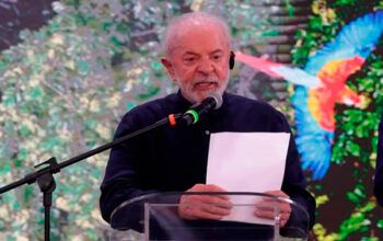 “Cada um cuida do seu nariz”, diz Lula, após nova ameça dos EUA contra o Brasil