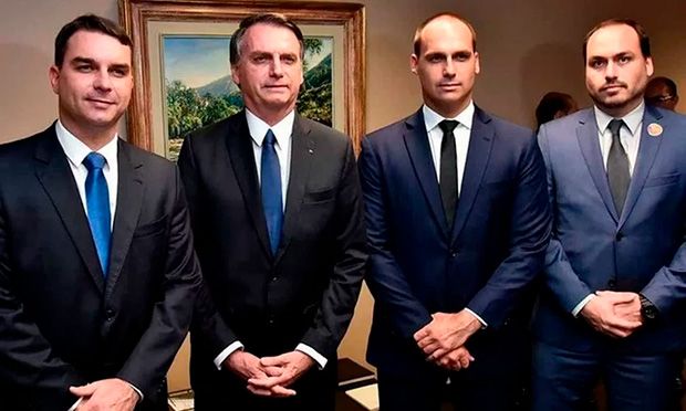 CPI da Covid: Dino manda PF investigar Bolsonaro, filhos e aliados por gestão da pandemia