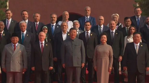 Dilma, Amorim, Putin e Kim Jong-un: quem está no desfile militar da China