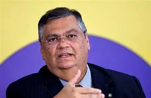 Dino suspende R$ 670 milhões em emendas parlamentares por “indícios de crimes”