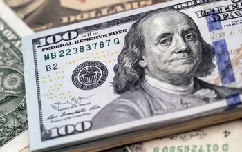 Dólar recua a R$ 5,27 e Bolsa marca novo recorde com aceno de Trump a Lula