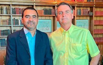 Governador bolsonarista do Tocantins é afastado por desvio de emendas após ação da PF