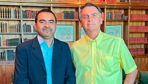 Governador bolsonarista do Tocantins é afastado por desvio de emendas após ação da PF