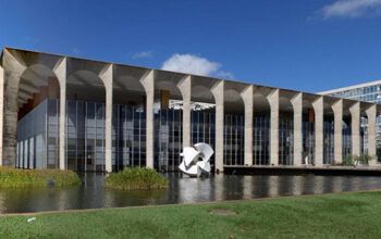 Governo condena ameaça da Casa Branca de usar força militar contra o Brasil