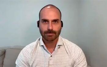 Hugo Motta veta Eduardo Bolsonaro como líder da minoria e deputado pode ser cassado