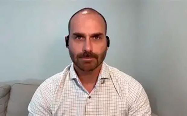 Hugo Motta veta Eduardo Bolsonaro como líder da minoria e deputado pode ser cassado