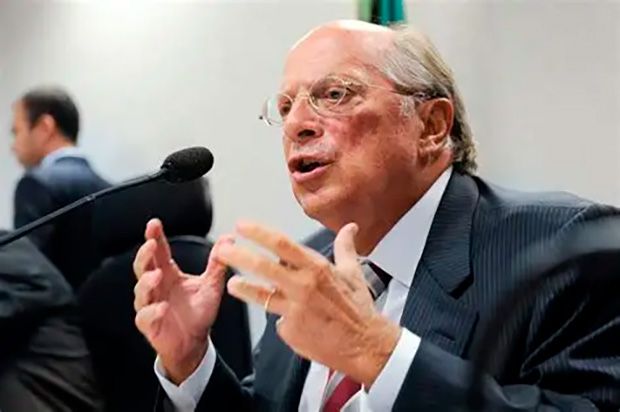 “Julgamento de Bolsonaro cura ferida na democracia e anistia seria traição”, diz Miguel Reale Jr