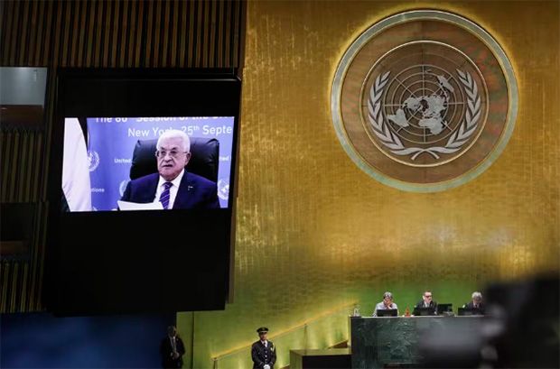 Líder palestino condena Hamas, defende dois Estados e acena a Trump