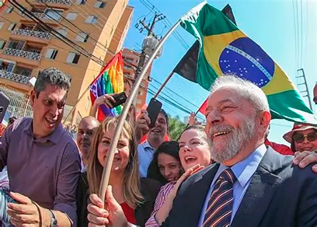 Lula é favorito absoluto e vence qualquer adversário no 2° turno de 2026, diz Quaest