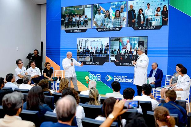 “A gente quer salvar vidas”, diz Lula no ‘Dia E’ da saúde