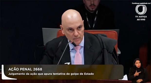 Moraes vota para condenar Bolsonaro e aliados pela trama golpista