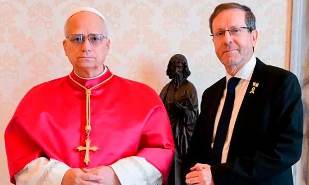 Presidente de Israel visita Papa Leão, mas Vaticano nega convite e expõe constrangimento
