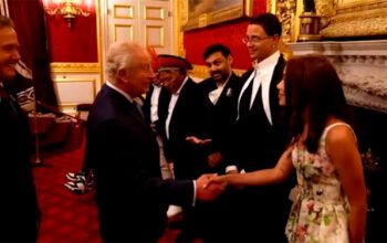 Anitta se encontra com rei Charles III durante evento na Inglaterra