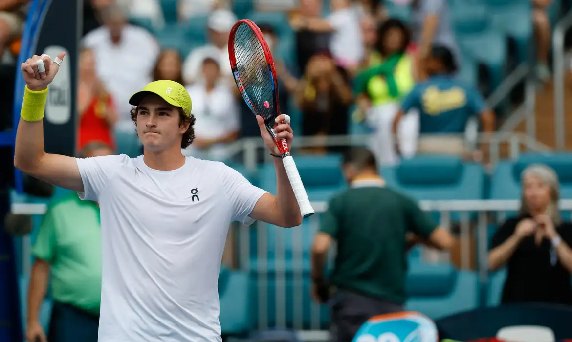 Aos 19 anos, João Fonseca quebra recorde e chega à final do ATP 500 da Basileia