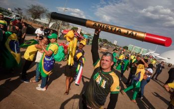 Ato bolsonarista pela anistia fracassa em Brasília