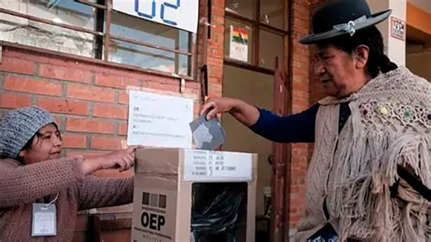 Bolívia vai às urnas neste domingo com dois candidatos de direita