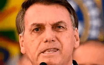 Bolsonaro tem nova crise de soluços e Moraes libera visita médica