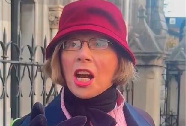 Brasileira sofre ataque xenofóbico na Irlanda: 'Vocês são assassinos'