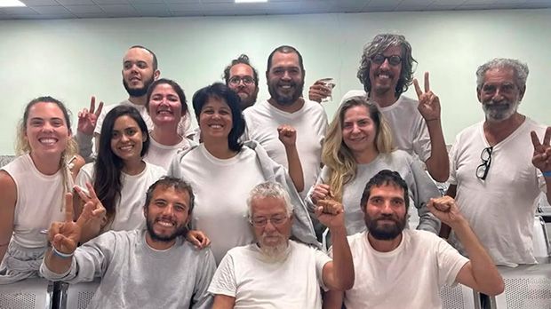 Brasileiros da flotilha são deportados de Israel e seguem para a Jordânia