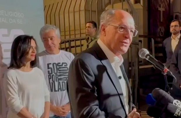 Com Alckmin e Fernanda Montenegro, ato na Catedral da Sé marca os 50 anos da morte de Herzog