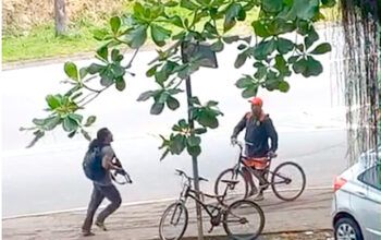 Com fuzis, traficantes fecham vias durante operação contra o CV no RJ