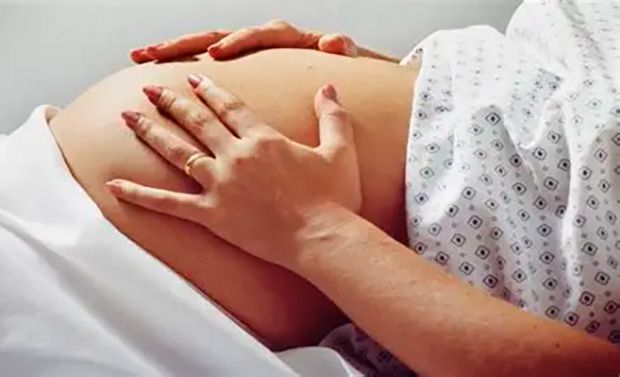 Comissão do Senado aprova projeto que proíbe aborto após 22 semanas